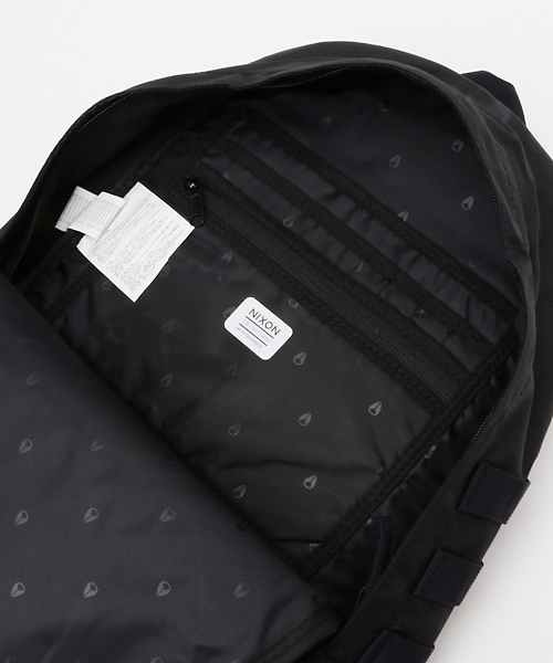 NIXON（ニクソン）の「SMITH III BACKPACK（バックパック/リュック・メンズ・ネイビー/ブラック系その他/ブラック/レッド/ブラック系その他2/カモフラージュ・FREE）」の22枚目の写真