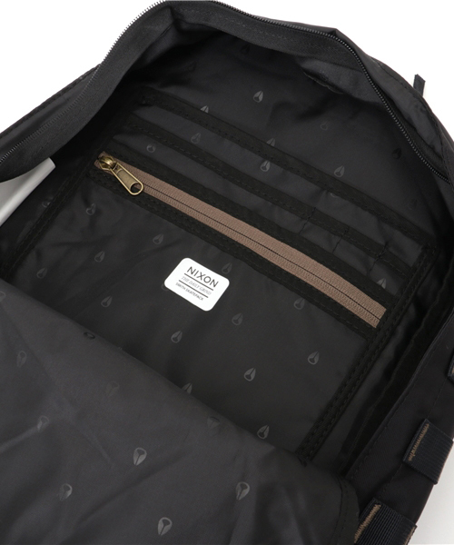 NIXON（ニクソン）の「SMITH III BACKPACK（バックパック/リュック・メンズ・ネイビー/ブラック系その他/ブラック/レッド/ブラック系その他2/カモフラージュ・FREE）」の14枚目の写真