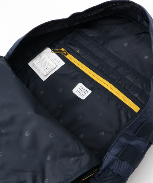 NIXON（ニクソン）の「SMITH III BACKPACK（バックパック/リュック・メンズ・ネイビー/ブラック系その他/ブラック/レッド/ブラック系その他2/カモフラージュ・FREE）」の15枚目の写真