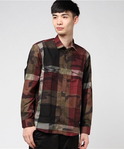 BLACK LABEL CRESTBRIDGE(ブラックレーベル・クレストブリッジ)の「カムフラ-ジュクレストブリッジチェックシャツ(シャツ/ブラウス・メンズ・レッド・M/L)」の1枚目の写真