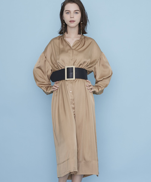 UNITED TOKYO(ユナイテッドトウキョウ)の「シャツガウンワンピース(ワンピース・レディース・ブラック/オフホワイト/ベージュ・1)」の3枚目の写真