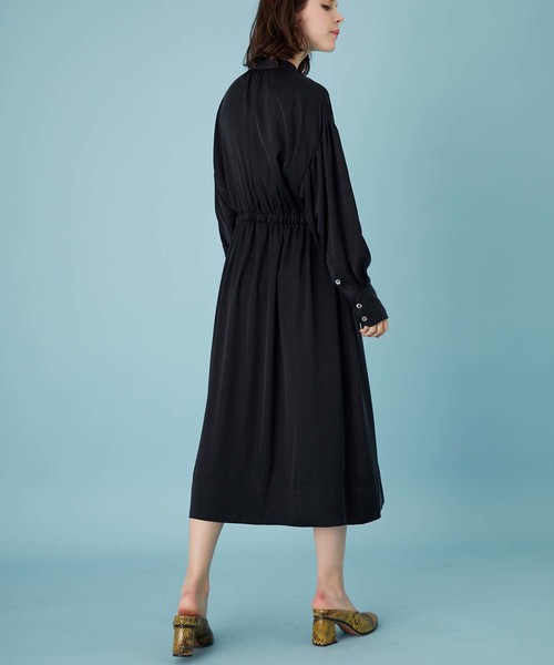 UNITED TOKYO(ユナイテッドトウキョウ)の「シャツガウンワンピース(ワンピース・レディース・ブラック/オフホワイト/ベージュ・1)」の4枚目の写真