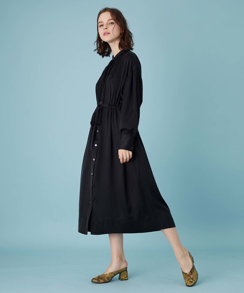 UNITED TOKYO(ユナイテッドトウキョウ)の「シャツガウンワンピース(ワンピース・レディース・ブラック/オフホワイト/ベージュ・1)」の6枚目の写真