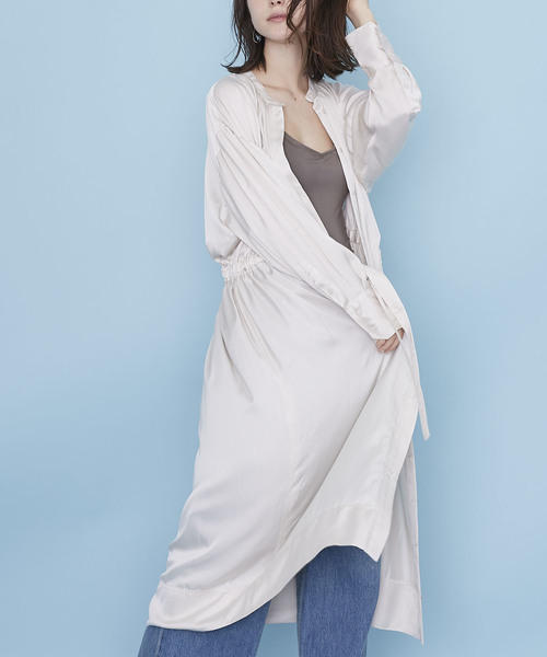 UNITED TOKYO(ユナイテッドトウキョウ)の「シャツガウンワンピース(ワンピース・レディース・ブラック/オフホワイト/ベージュ・1)」の12枚目の写真