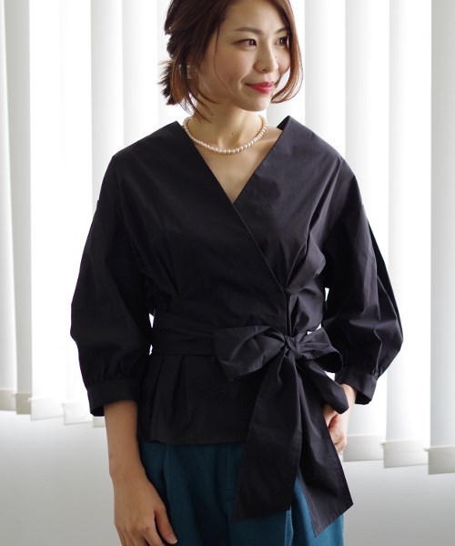 NARACAMICIE(ナラカミーチェ)の「カシュクールボリューム七分袖ブラウス(シャツ/ブラウス・レディース・ブラック・MEDIUM/X-LARGE)」の2枚目の写真