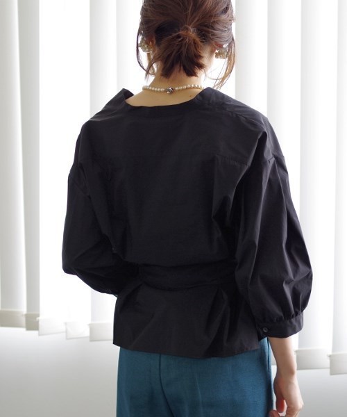 NARACAMICIE(ナラカミーチェ)の「カシュクールボリューム七分袖ブラウス(シャツ/ブラウス・レディース・ブラック・MEDIUM/X-LARGE)」の3枚目の写真