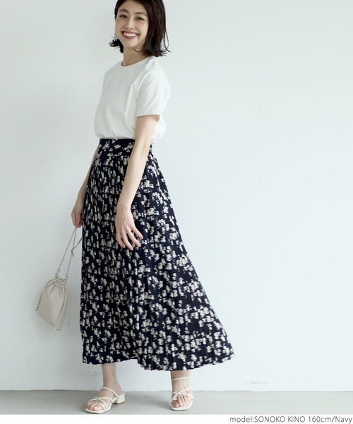 coca（coca）（コカ）の「上品花柄ロング丈プリーツスカート（スカート・レディース・ネイビー/ホワイト・ONE SIZE）」の3枚目の写真