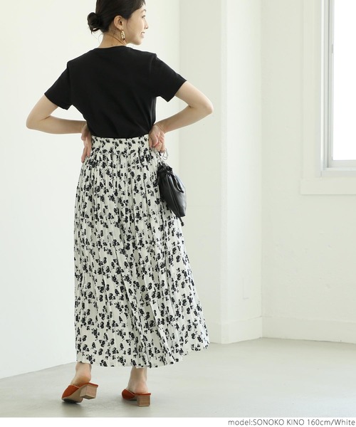 coca（coca）（コカ）の「上品花柄ロング丈プリーツスカート（スカート・レディース・ネイビー/ホワイト・ONE SIZE）」の8枚目の写真