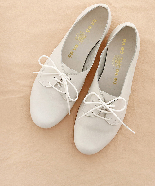 cava cava（サヴァサヴァ）の「〈cava cava (サヴァサヴァ)〉　レースアップシューズ（パンプス・レディース・ホワイト/ブラック/ベージュ・22.5cm/23.5cm/24.5cm/23.0cm/24.0cm）」の14枚目の写真