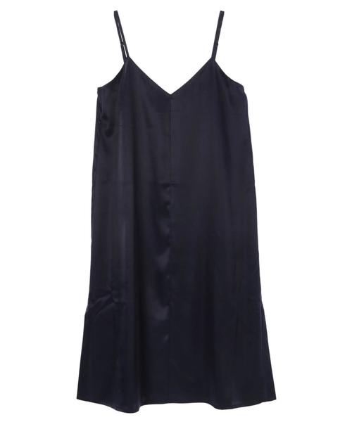 YECCA VECCA（イェッカヴェッカ）の「・サテンキャミワンピ-ス（ワンピース・レディース・ベージュ/ネイビー・FREE）」の4枚目の写真