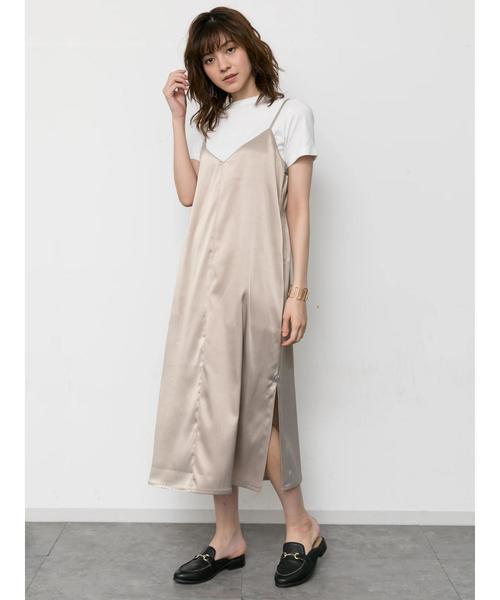 YECCA VECCA（イェッカヴェッカ）の「・サテンキャミワンピ-ス（ワンピース・レディース・ベージュ/ネイビー・FREE）」の6枚目の写真