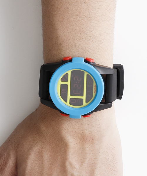 NIXON（ニクソン）の「THE UNIT（アナログ腕時計・メンズ・ブラック/ブルー/レッド/ラスタ/ホワイト/ホワイト×ブラック/ブラック×グレー/オレンジ/その他1/その他2・FREE）」の9枚目の写真