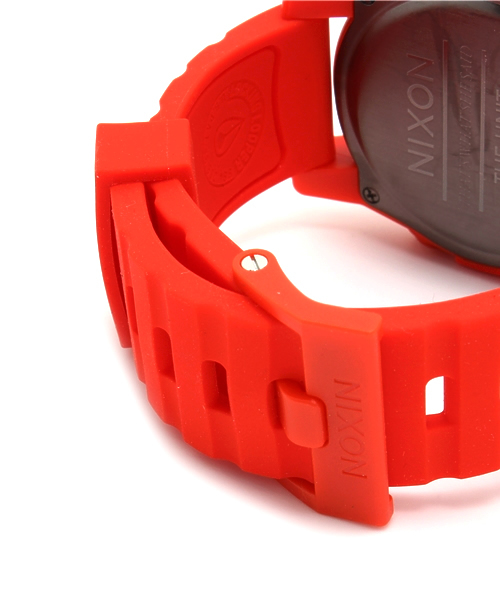 NIXON（ニクソン）の「THE UNIT（アナログ腕時計・メンズ・ブラック/ブルー/レッド/ラスタ/ホワイト/ホワイト×ブラック/ブラック×グレー/オレンジ/その他1/その他2・FREE）」の15枚目の写真