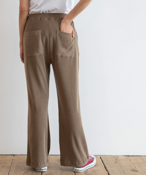 Munich(ミューニック)の「ストレッチウォームリブニット ワイドフレアパンツ【セットアップ可】(その他パンツ・レディース・チャコールグレー/ブラック/モカ/グレイッシュベージュ・S/M/XS)」の18枚目の写真