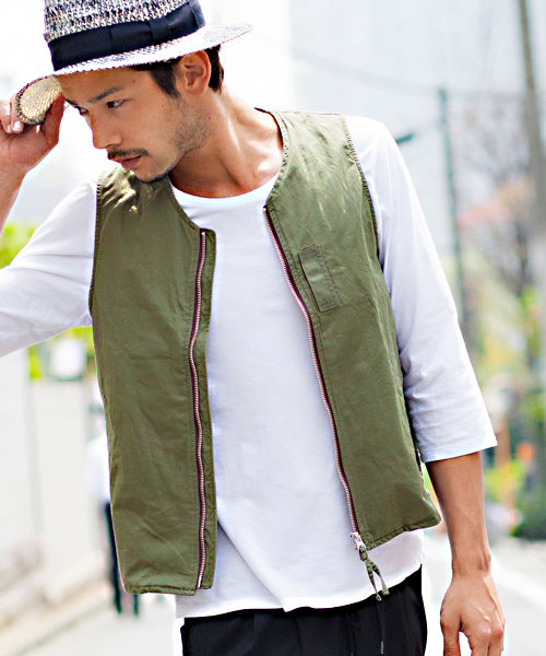 BEAUTY&YOUTH UNITED ARROWS(ビューティーアンドユースユナイテッドアローズ)の「BY ∴ バック/サテン ミリタリー ベスト(ベスト・メンズ・ブラック/オリーブ・SMALL/MEDIUM/X-LARGE/LARGE)」の2枚目の写真