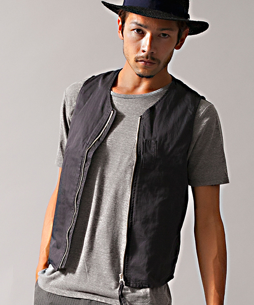 BEAUTY&YOUTH UNITED ARROWS(ビューティーアンドユースユナイテッドアローズ)の「BY ∴ バック/サテン ミリタリー ベスト(ベスト・メンズ・ブラック/オリーブ・SMALL/MEDIUM/X-LARGE/LARGE)」の1枚目の写真