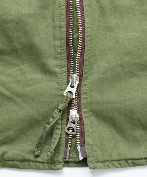 BEAUTY&YOUTH UNITED ARROWS(ビューティーアンドユースユナイテッドアローズ)の「BY ∴ バック/サテン ミリタリー ベスト(ベスト・メンズ・ブラック/オリーブ・SMALL/MEDIUM/X-LARGE/LARGE)」の6枚目の写真