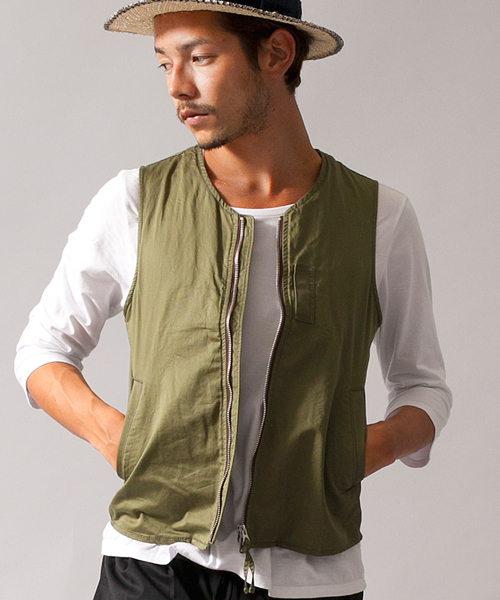 BEAUTY&YOUTH UNITED ARROWS(ビューティーアンドユースユナイテッドアローズ)の「BY ∴ バック/サテン ミリタリー ベスト(ベスト・メンズ・ブラック/オリーブ・SMALL/MEDIUM/X-LARGE/LARGE)」の4枚目の写真