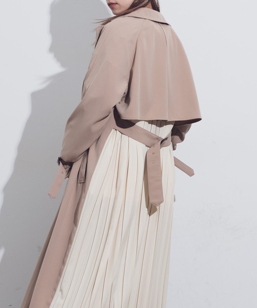 Aunt Marie's(アントマリーズ)の「AUNT MARIE'S バックプリーツトレンチコート(トレンチコート・レディース・ベージュ/ナチュラル・FREE)」の2枚目の写真
