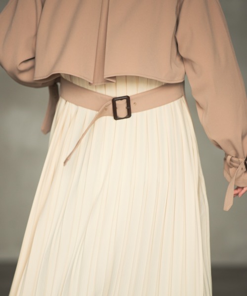 Aunt Marie's(アントマリーズ)の「AUNT MARIE'S バックプリーツトレンチコート(トレンチコート・レディース・ベージュ/ナチュラル・FREE)」の3枚目の写真