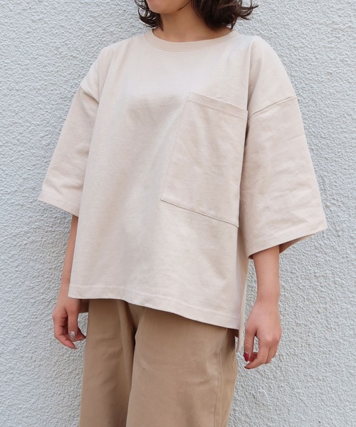 Riberry(リベリー)の「ヘビーウェイトサイドスリットT(Tシャツ/カットソー・レディース・ベージュ/オフホワイト/ラベンダー/グリーン系その他/スミクロ/ライトグリーン・FREE)」の3枚目の写真