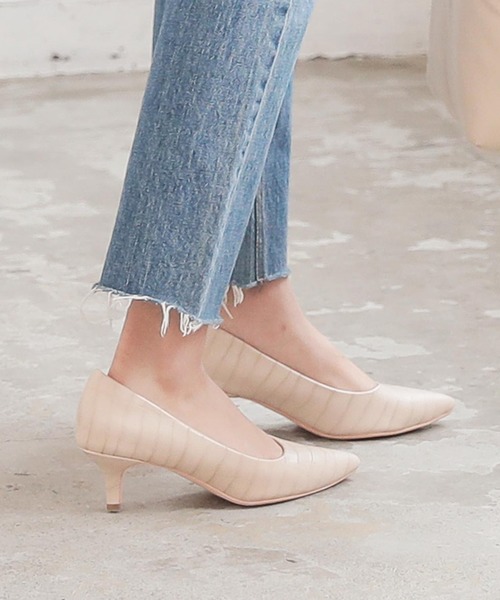 KOBE LETTUCE（コウベレタス）の「ロングノーズポインテッドトゥパンプス（パンプス・レディース・ブラック/ブラック系その他/グレイッシュベージュ/パープル/ピンク/ベージュ系その他/ホワイト/レモンイエロー・S/LL/M/L）」の5枚目の写真