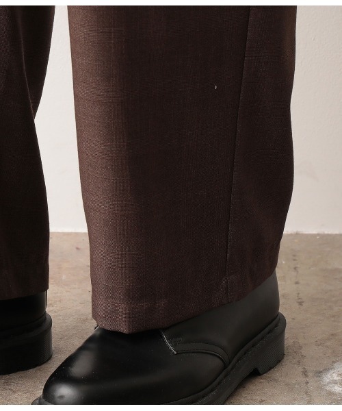 JUNRED(ジュンレッド)の「【セットアップ可能】グレンチェックワイドストレートパンツ(スラックス・メンズ・チャコールグレー/ダークブラウン・S/M/L)」の7枚目の写真