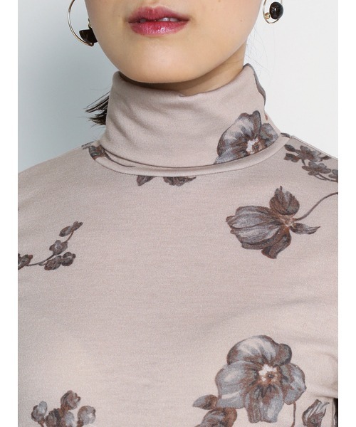 LILY BROWN（リリーブラウン）の「フラワーカットトップス（T