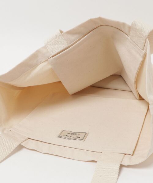 Maison Kitsune（メゾンキツネ）の「TOTE BAG NEON FOX HEAD（トートバッグ・メンズ・キナリ・U）」の4枚目の写真