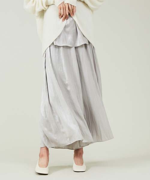 qualite(カリテ)の「グロッシーサテンドレープパンツ(その他パンツ・レディース・ブラウン/カーキ/パープル/グレイッシュベージュ・38/36)」の3枚目の写真