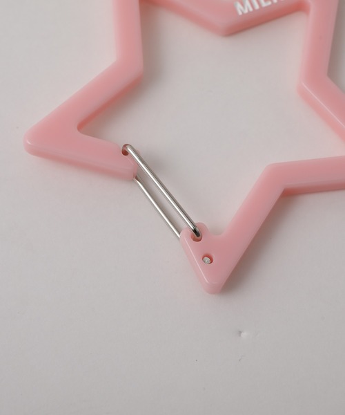 MILKFED.(ミルクフェド)の「NEO STAR CARABINER(キーホルダー・レディース・ブラック/ブラウン/レッド/ピンク/ライトパープル/ライトピンク/ライトイエロー・ONE SIZE)」の11枚目の写真
