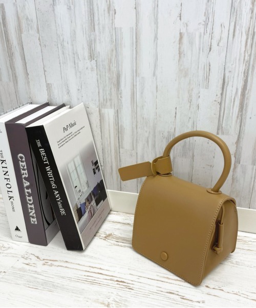 apres jour mignon(アプレジュールミニョン)の「【apresjour mignon×ARIAZ】スクエアショルダーバッグ(ショルダーバッグ・レディース・ベージュ/キャメル/ブラック/マスタード・ONESIZE)」の2枚目の写真