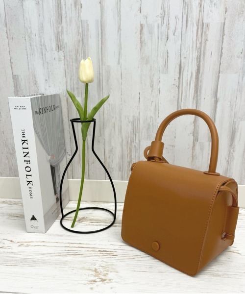 apres jour mignon(アプレジュールミニョン)の「【apresjour mignon×ARIAZ】スクエアショルダーバッグ(ショルダーバッグ・レディース・ベージュ/キャメル/ブラック/マスタード・ONESIZE)」の4枚目の写真