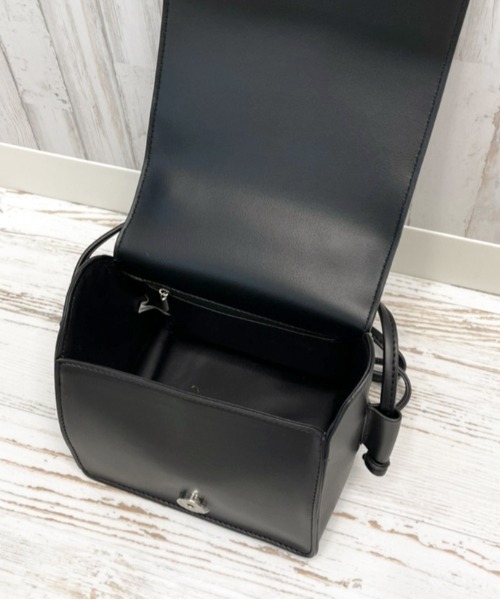 apres jour mignon(アプレジュールミニョン)の「【apresjour mignon×ARIAZ】スクエアショルダーバッグ(ショルダーバッグ・レディース・ベージュ/キャメル/ブラック/マスタード・ONESIZE)」の8枚目の写真