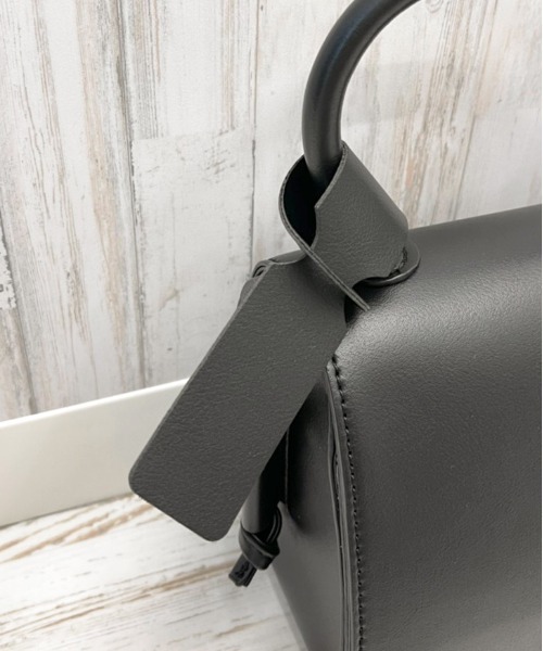 apres jour mignon(アプレジュールミニョン)の「【apresjour mignon×ARIAZ】スクエアショルダーバッグ(ショルダーバッグ・レディース・ベージュ/キャメル/ブラック/マスタード・ONESIZE)」の10枚目の写真