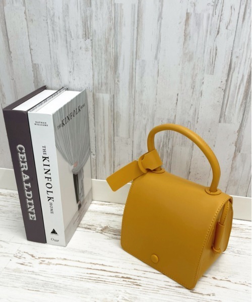 apres jour mignon(アプレジュールミニョン)の「【apresjour mignon×ARIAZ】スクエアショルダーバッグ(ショルダーバッグ・レディース・ベージュ/キャメル/ブラック/マスタード・ONESIZE)」の12枚目の写真