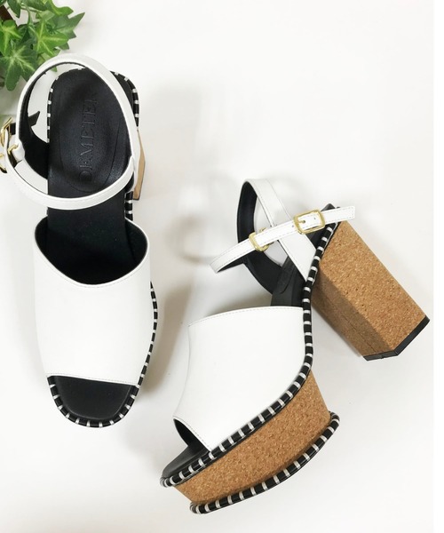 Noubel Voug Relax（ヌーベルヴォーグリラックス）の「ステッチデザイン太ヒール厚底アンクルストラップサンダル（サンダル・レディース・ダークベージュ/ブラック/ホワイト・M/S/L/LL）」の2枚目の写真