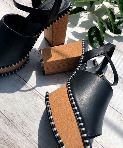 Noubel Voug Relax（ヌーベルヴォーグリラックス）の「ステッチデザイン太ヒール厚底アンクルストラップサンダル（サンダル・レディース・ダークベージュ/ブラック/ホワイト・M/S/L/LL）」の9枚目の写真