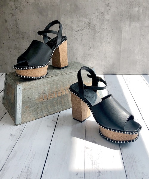 Noubel Voug Relax（ヌーベルヴォーグリラックス）の「ステッチデザイン太ヒール厚底アンクルストラップサンダル（サンダル・レディース・ダークベージュ/ブラック/ホワイト・M/S/L/LL）」の16枚目の写真