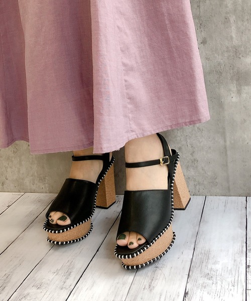 Noubel Voug Relax（ヌーベルヴォーグリラックス）の「ステッチデザイン太ヒール厚底アンクルストラップサンダル（サンダル・レディース・ダークベージュ/ブラック/ホワイト・M/S/L/LL）」の17枚目の写真