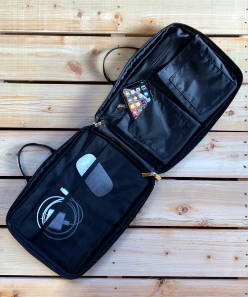 cache cache(カシュ カシュ)の「カシュカシュ cachecache / リバーシブルバッグインバッグL(クラッチバッグ・レディース・ブラック/オレンジ/アイボリー/ベージュ系その他/その他/ホワイト×ブラック・FREE)」の18枚目の写真