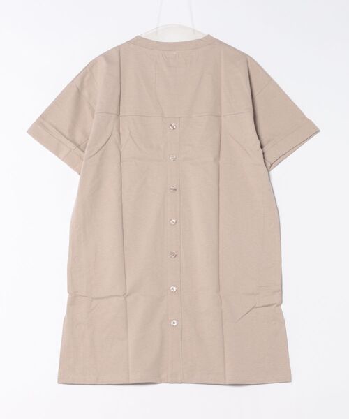 RANAN(ラナン)の「綿100% バックボタンチュニック ビッグシルエット(Tシャツ/カットソー・レディース・サンドグレー/チャコール/オフホワイト/ピンクベージュ/ホワイト系その他/グレイッシュブルー・M/LL/L/3L)」の22枚目の写真