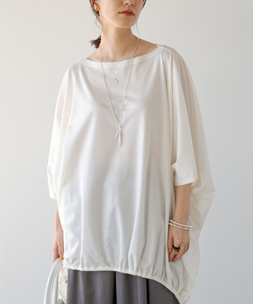 LOUNGEDRESS（ラウンジドレス）の「ポンチョカットソー（Tシャツ/カットソー・レディース・ブラック/オフホワイト・FREE）」の2枚目の写真