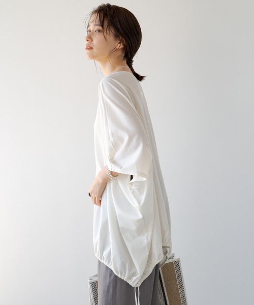 LOUNGEDRESS（ラウンジドレス）の「ポンチョカットソー（Tシャツ/カットソー・レディース・ブラック/オフホワイト・FREE）」の5枚目の写真