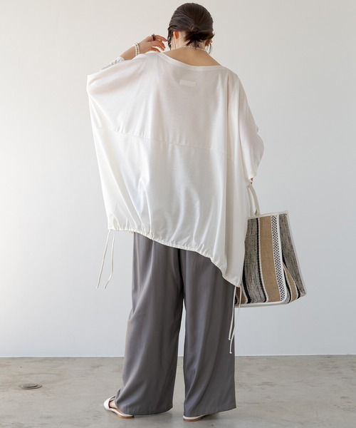 LOUNGEDRESS（ラウンジドレス）の「ポンチョカットソー（Tシャツ/カットソー・レディース・ブラック/オフホワイト・FREE）」の19枚目の写真