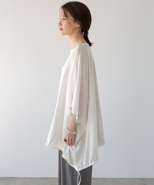 LOUNGEDRESS（ラウンジドレス）の「ポンチョカットソー（Tシャツ/カットソー・レディース・ブラック/オフホワイト・FREE）」の17枚目の写真