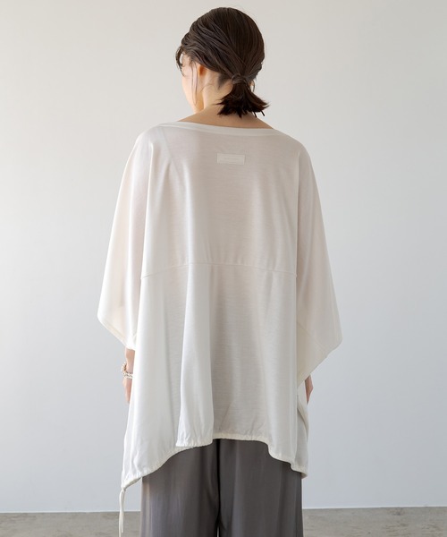 LOUNGEDRESS（ラウンジドレス）の「ポンチョカットソー（Tシャツ/カットソー・レディース・ブラック/オフホワイト・FREE）」の10枚目の写真