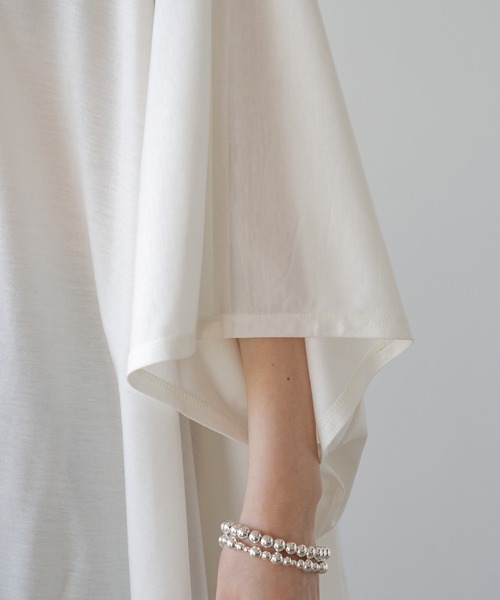 LOUNGEDRESS（ラウンジドレス）の「ポンチョカットソー（Tシャツ/カットソー・レディース・ブラック/オフホワイト・FREE）」の13枚目の写真