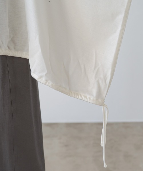 LOUNGEDRESS（ラウンジドレス）の「ポンチョカットソー（Tシャツ/カットソー・レディース・ブラック/オフホワイト・FREE）」の9枚目の写真