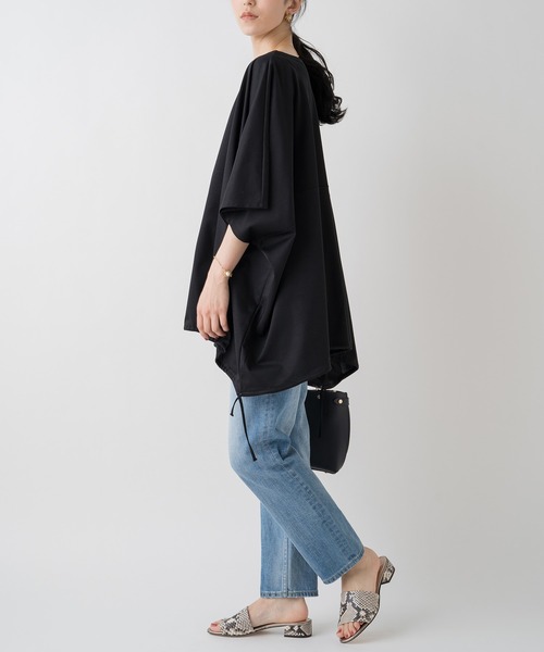 LOUNGEDRESS（ラウンジドレス）の「ポンチョカットソー（Tシャツ/カットソー・レディース・ブラック/オフホワイト・FREE）」の16枚目の写真